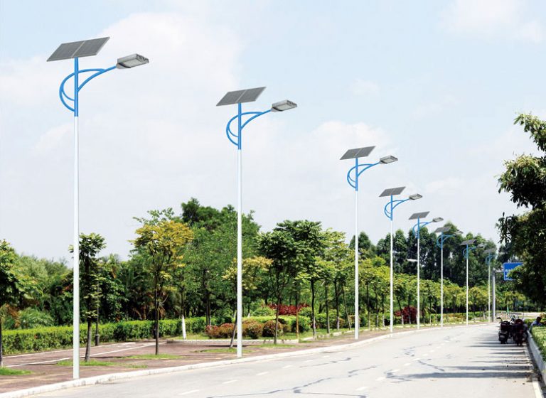 Straßenlaterne bzw. Straßenbeleuchtung mit LED und Solar › Partner für